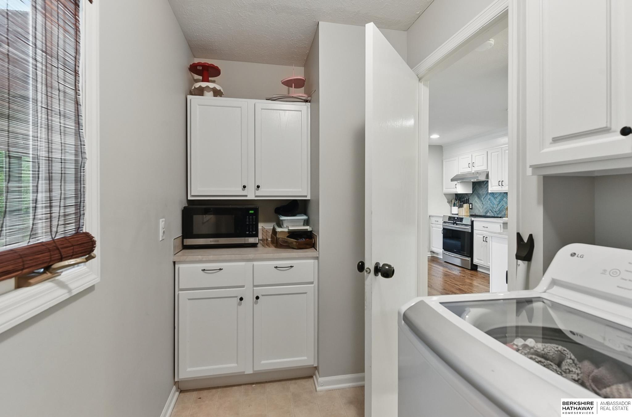 Omaha, Nebraska 68130, United States, 4 Bedrooms Bedrooms, ,3 BathroomsBathrooms,Residential,Active,135167