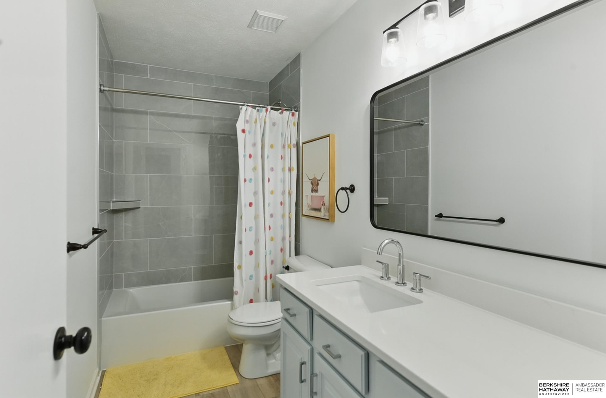 Omaha, Nebraska 68130, United States, 4 Bedrooms Bedrooms, ,3 BathroomsBathrooms,Residential,Active,135167