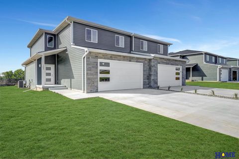 Photo of 103 W Cowdrey Lane, Lincoln, NE 68523 (MLS # 22527710)