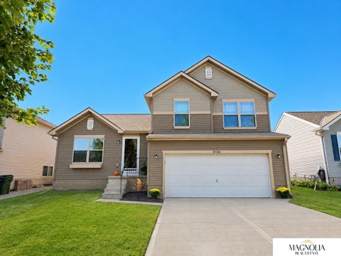 Photo of 19501 T Street, Omaha, NE 68135 (MLS # 22628679)