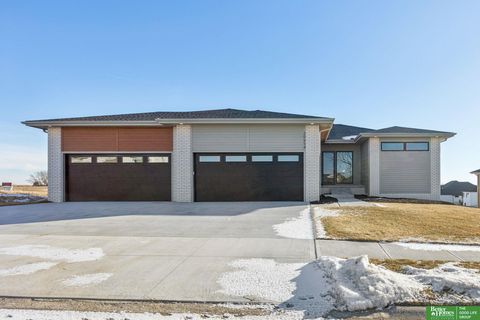 Photo of 20658 Laurel Avenue, Elkhorn, NE 68022 (MLS # 22606934)