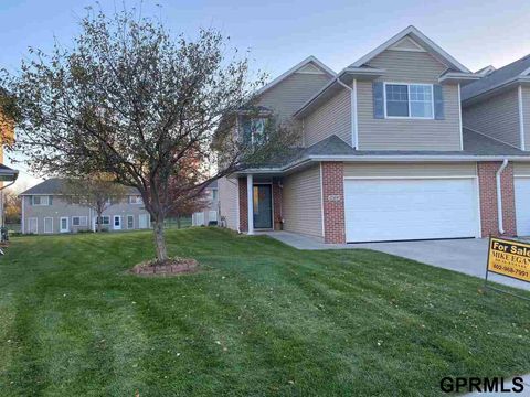 Photo of 17509 Franklin Plaza, Omaha, NE 68118 (MLS # 22532250)