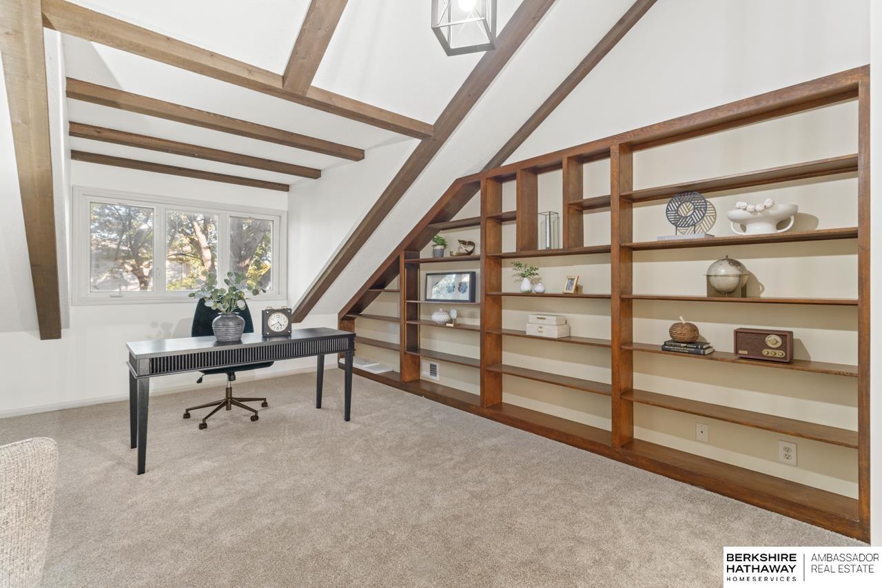 Omaha, Nebraska 68124, United States, 4 Bedrooms Bedrooms, ,2 BathroomsBathrooms,Residential,Active,249404