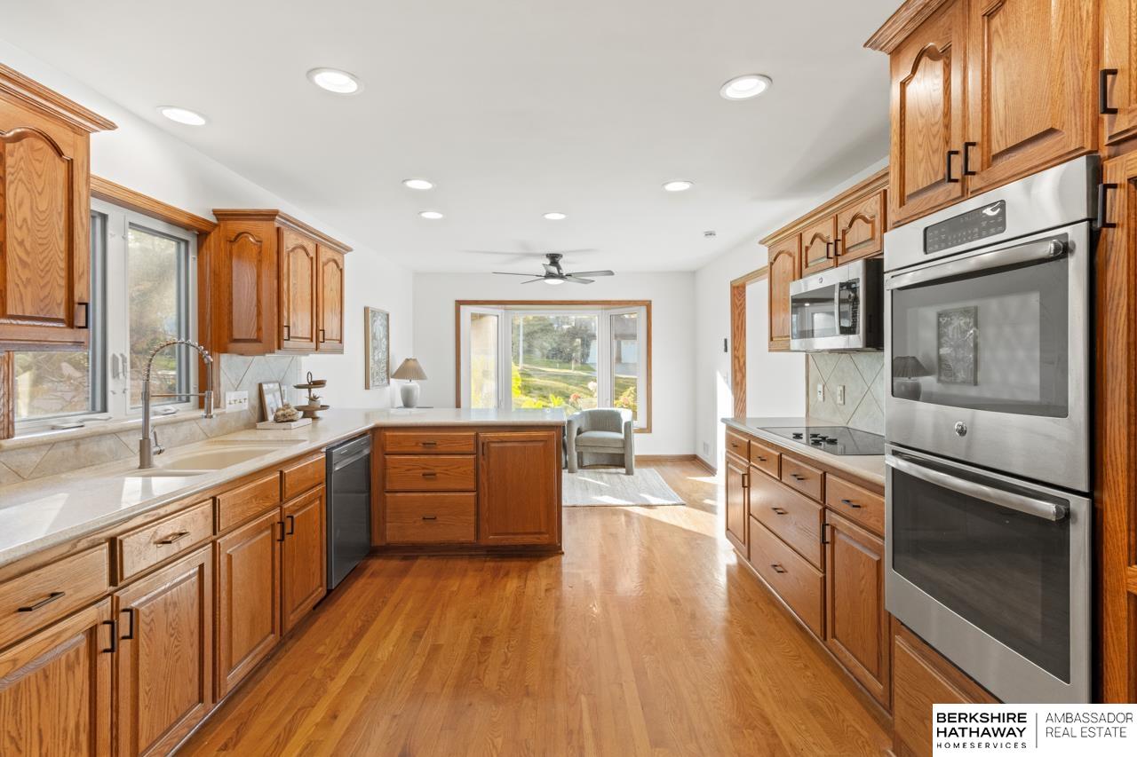 Omaha, Nebraska 68124, United States, 4 Bedrooms Bedrooms, ,2 BathroomsBathrooms,Residential,Active,249404