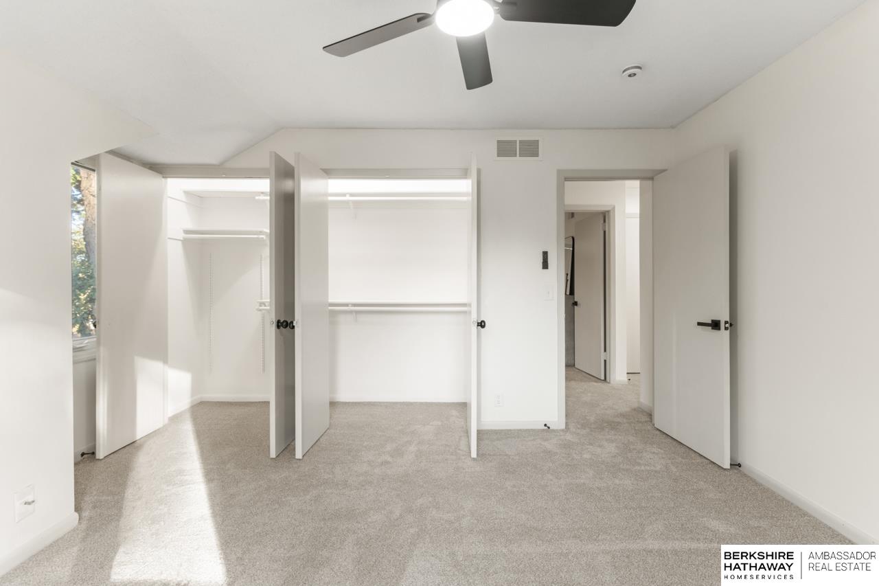 Omaha, Nebraska 68124, United States, 4 Bedrooms Bedrooms, ,2 BathroomsBathrooms,Residential,Active,249404