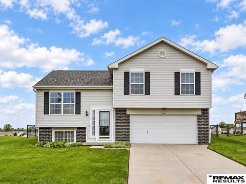 Photo of 14412 Canyon Drive, Bellevue, NE 68123 (MLS # 22626460)