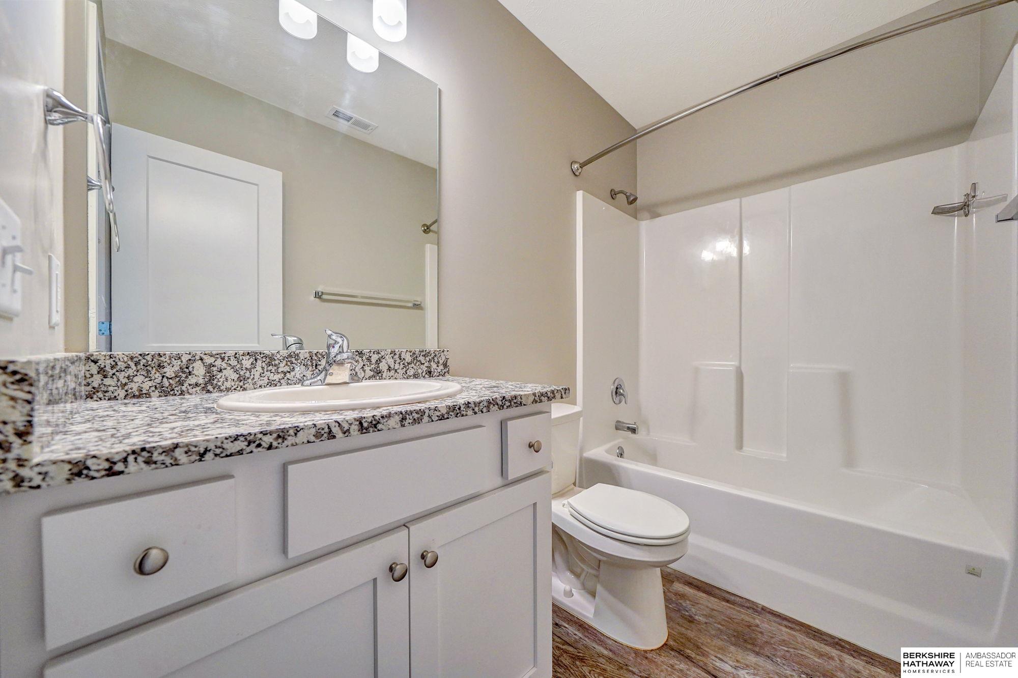 Lincoln, Nebraska 68526, United States, 4 Bedrooms Bedrooms, ,3 BathroomsBathrooms,Residential,Active,224611