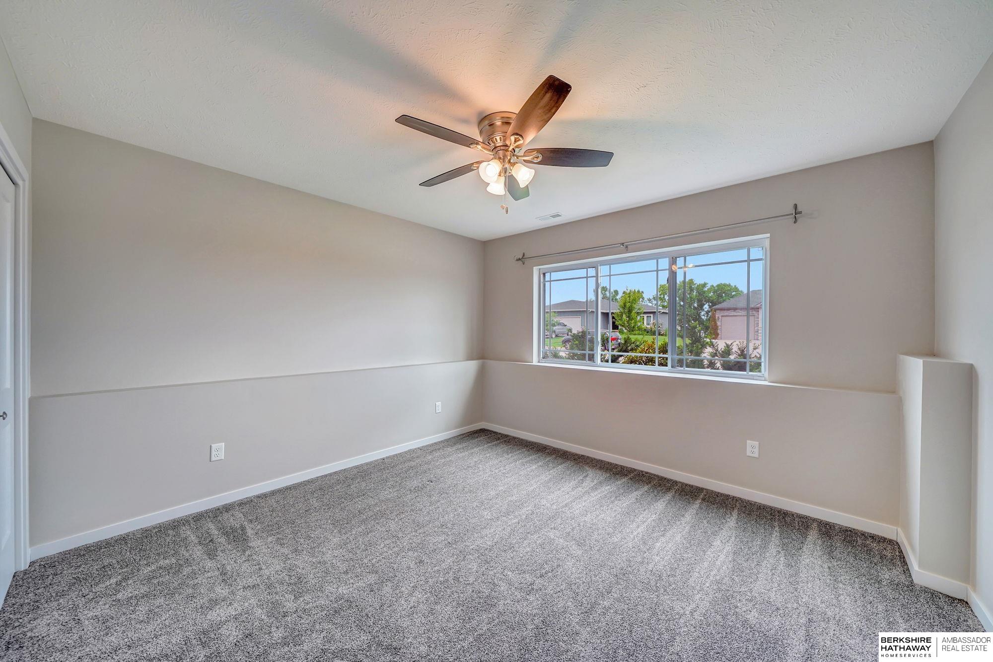 Lincoln, Nebraska 68526, United States, 4 Bedrooms Bedrooms, ,3 BathroomsBathrooms,Residential,Active,224611