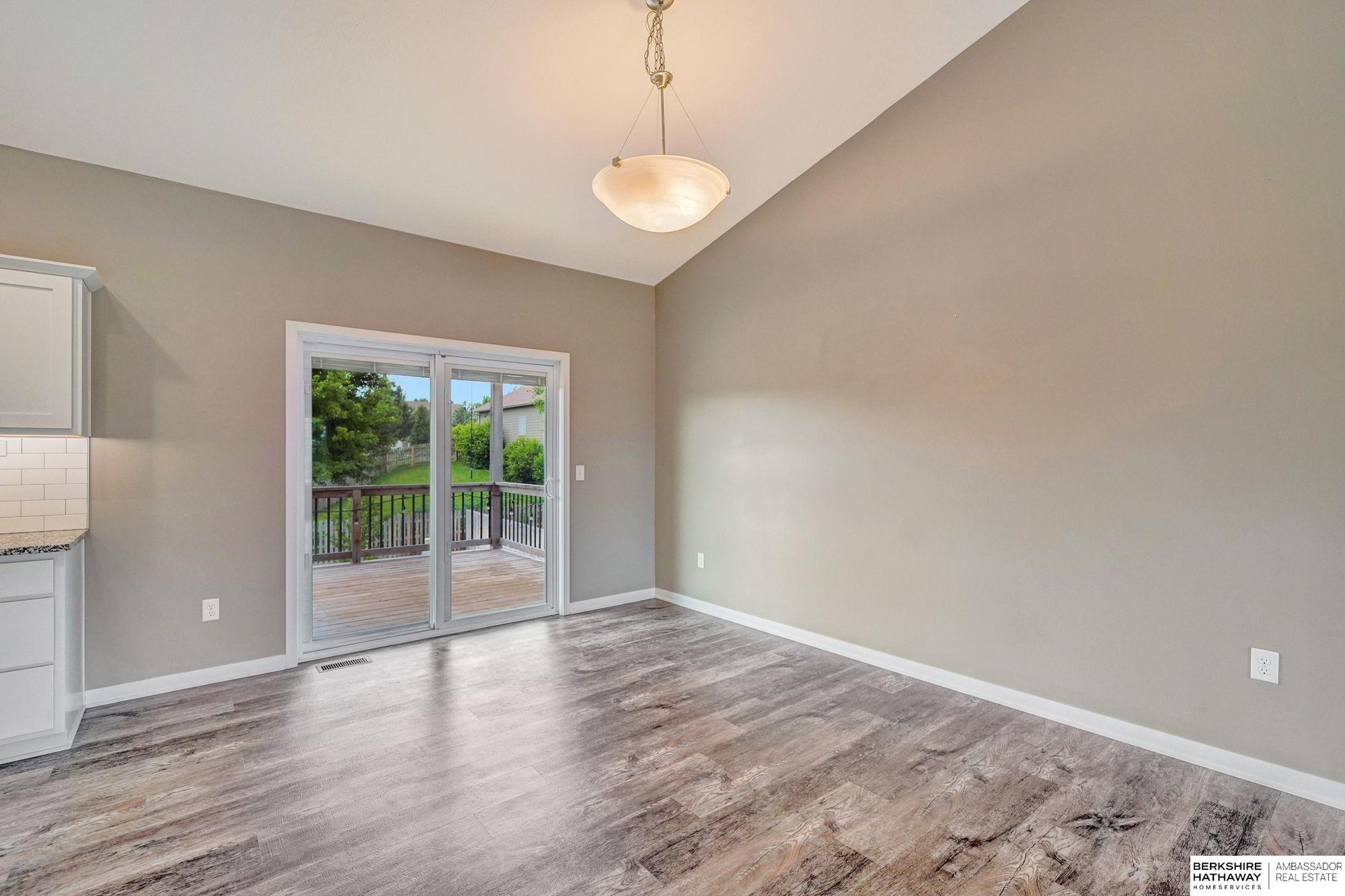 Lincoln, Nebraska 68526, United States, 4 Bedrooms Bedrooms, ,3 BathroomsBathrooms,Residential,Active,224611