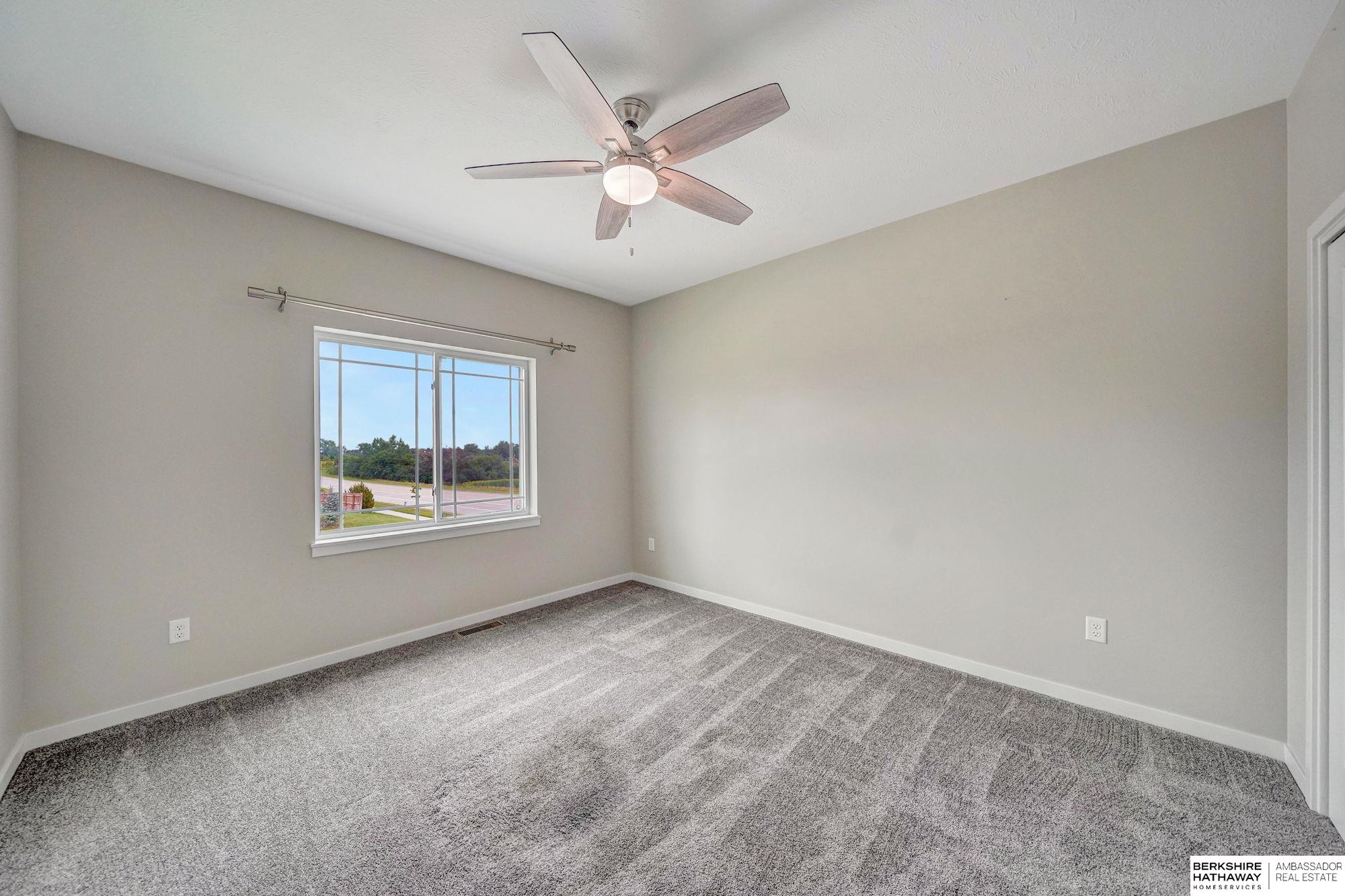 Lincoln, Nebraska 68526, United States, 4 Bedrooms Bedrooms, ,3 BathroomsBathrooms,Residential,Active,224611