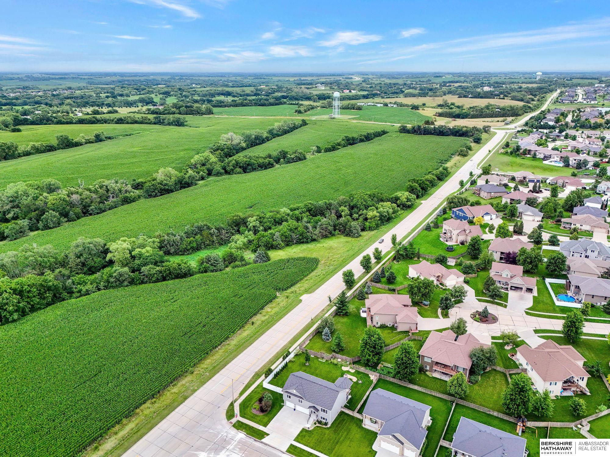 Lincoln, Nebraska 68526, United States, 4 Bedrooms Bedrooms, ,3 BathroomsBathrooms,Residential,Active,224611