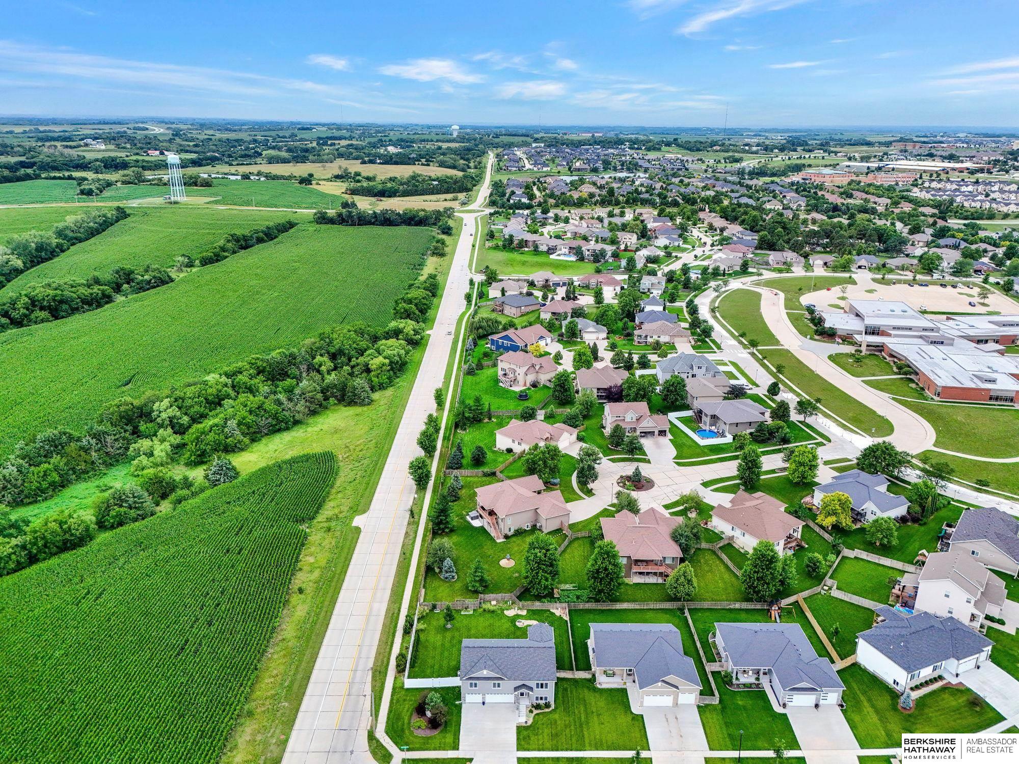 Lincoln, Nebraska 68526, United States, 4 Bedrooms Bedrooms, ,3 BathroomsBathrooms,Residential,Active,224611