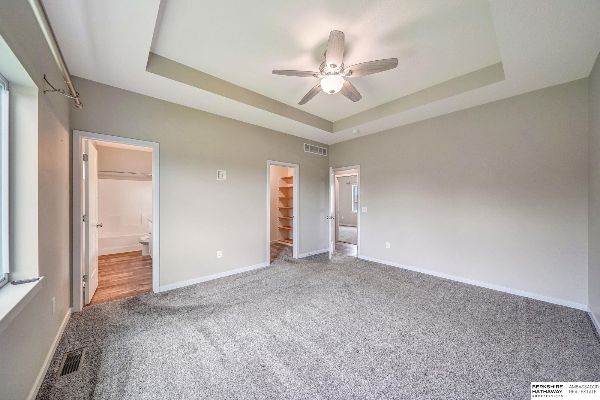 Lincoln, Nebraska 68526, United States, 4 Bedrooms Bedrooms, ,3 BathroomsBathrooms,Residential,Active,224611