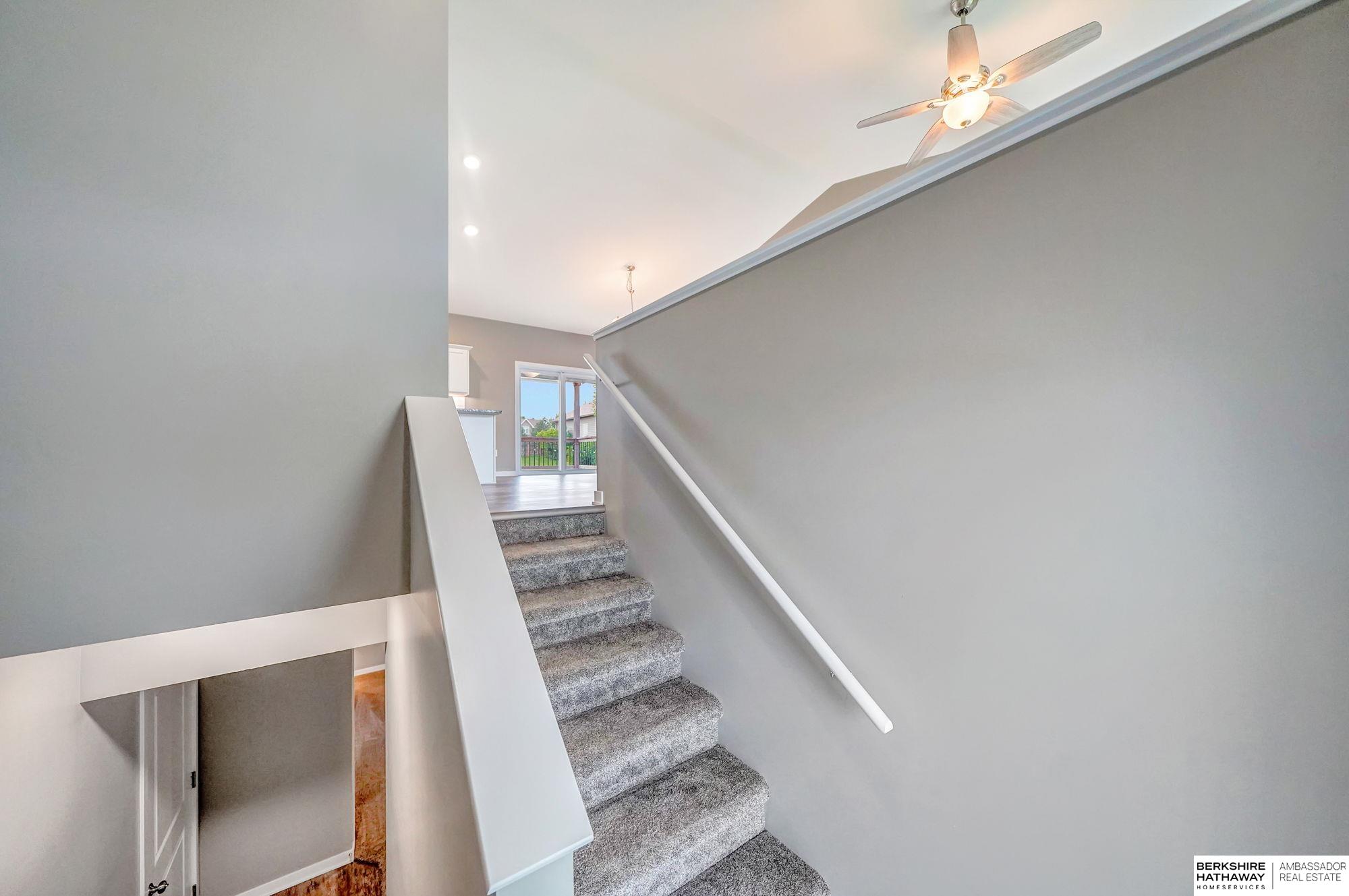 Lincoln, Nebraska 68526, United States, 4 Bedrooms Bedrooms, ,3 BathroomsBathrooms,Residential,Active,224611