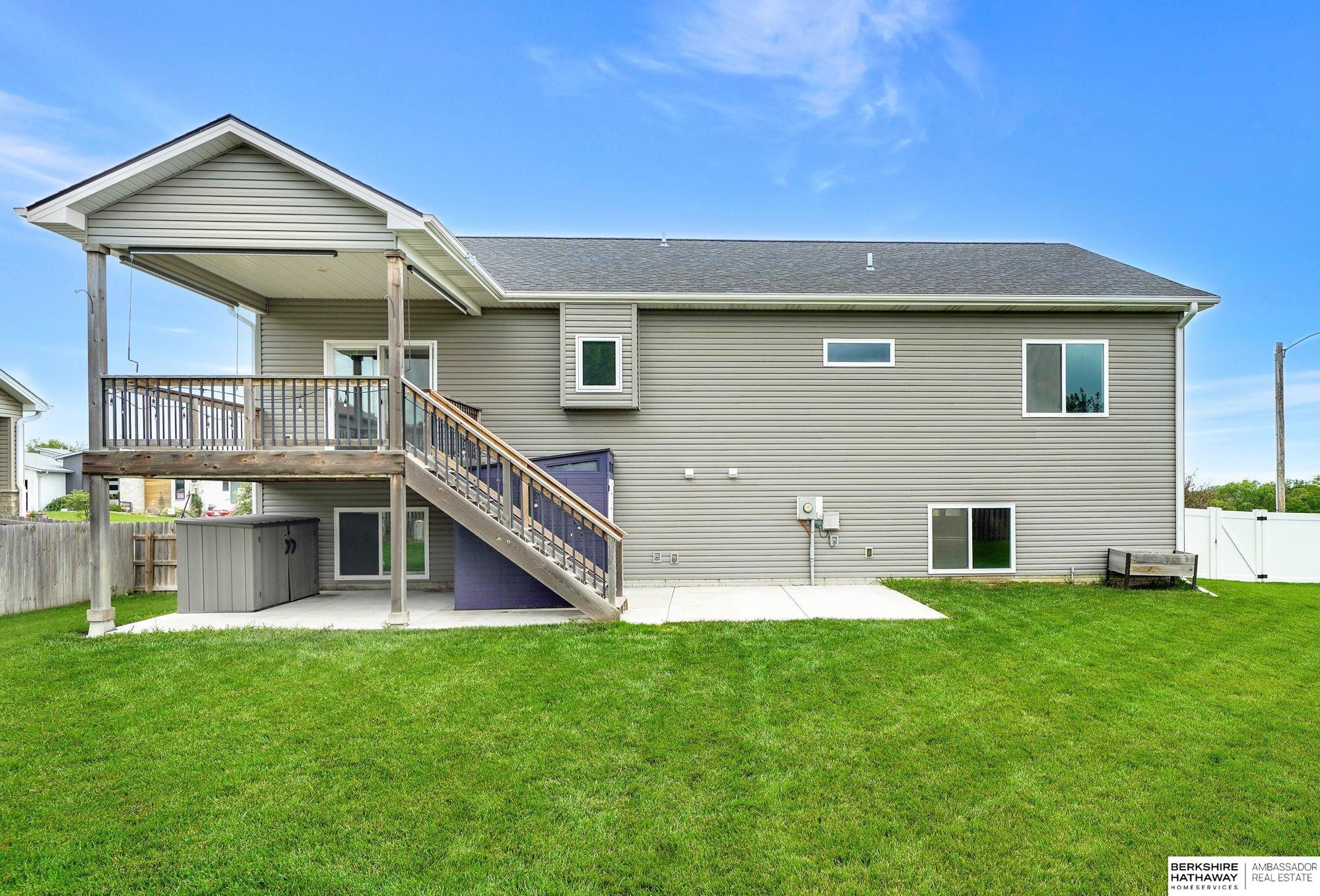 Lincoln, Nebraska 68526, United States, 4 Bedrooms Bedrooms, ,3 BathroomsBathrooms,Residential,Active,224611