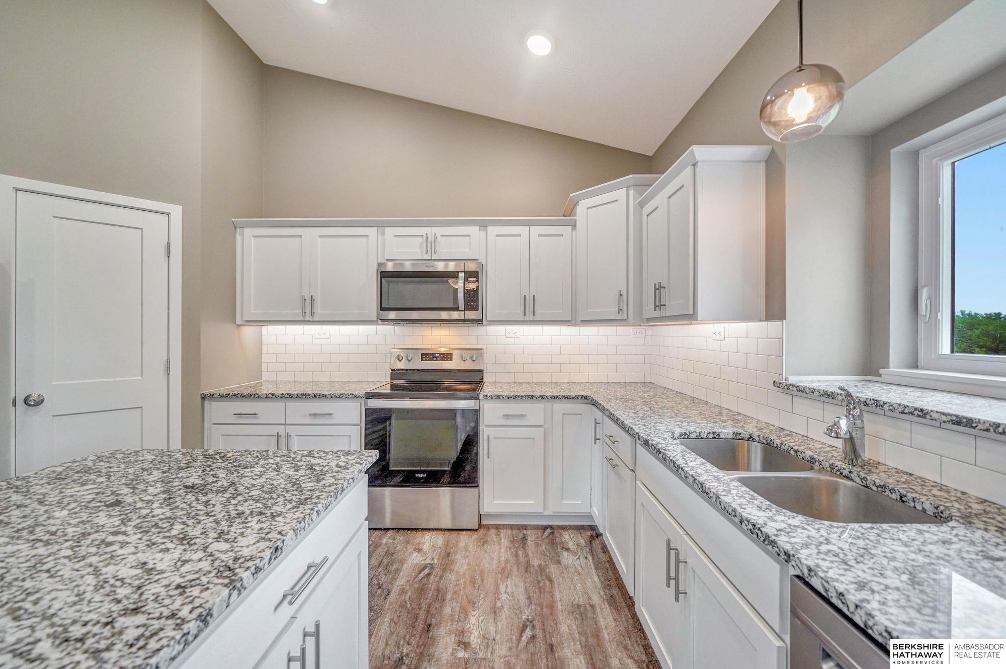 Lincoln, Nebraska 68526, United States, 4 Bedrooms Bedrooms, ,3 BathroomsBathrooms,Residential,Active,224611