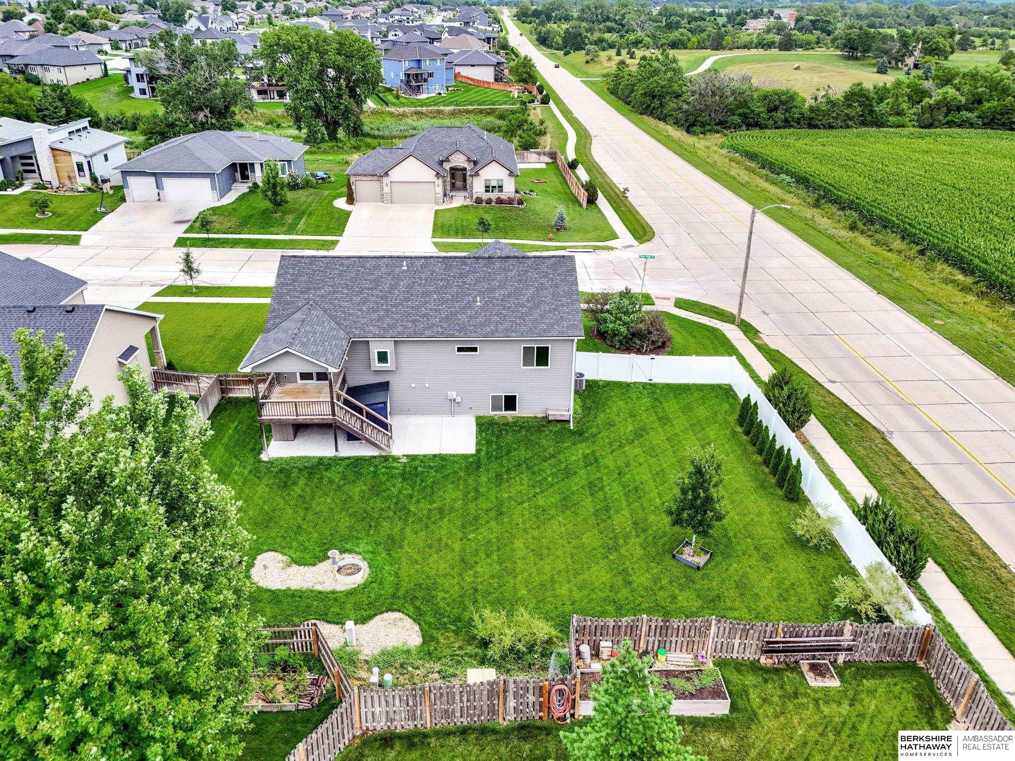 Lincoln, Nebraska 68526, United States, 4 Bedrooms Bedrooms, ,3 BathroomsBathrooms,Residential,Active,224611