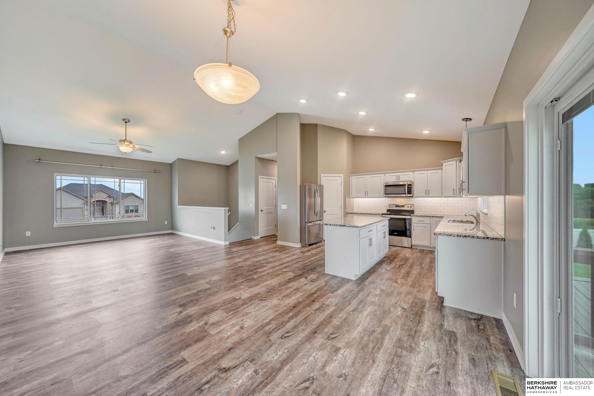 Lincoln, Nebraska 68526, United States, 4 Bedrooms Bedrooms, ,3 BathroomsBathrooms,Residential,Active,224611