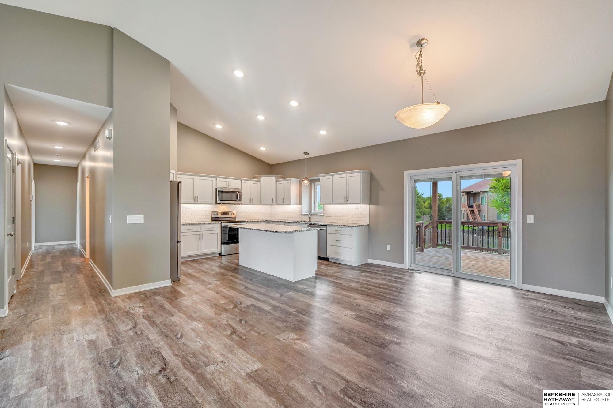 Lincoln, Nebraska 68526, United States, 4 Bedrooms Bedrooms, ,3 BathroomsBathrooms,Residential,Active,224611