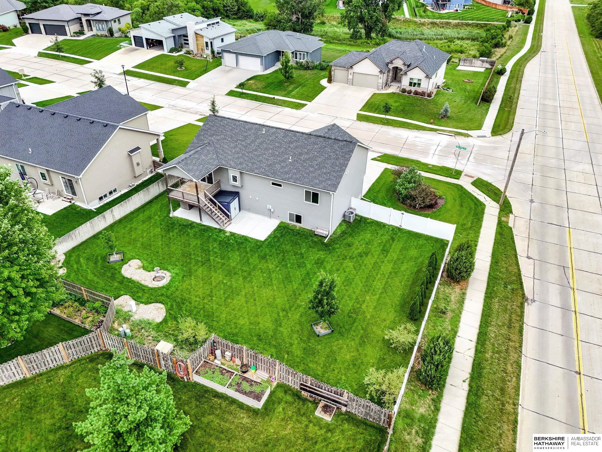 Lincoln, Nebraska 68526, United States, 4 Bedrooms Bedrooms, ,3 BathroomsBathrooms,Residential,Active,224611