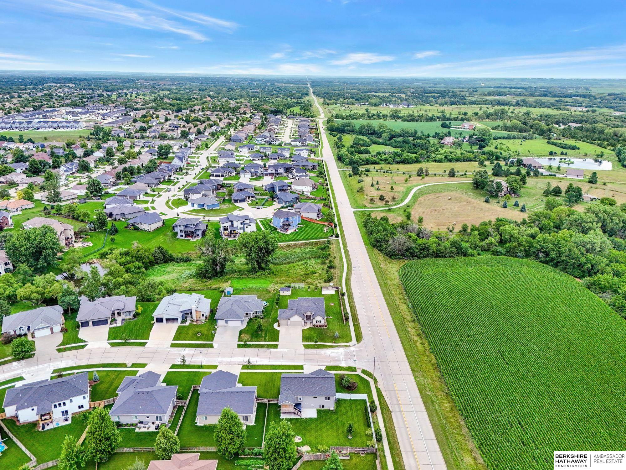 Lincoln, Nebraska 68526, United States, 4 Bedrooms Bedrooms, ,3 BathroomsBathrooms,Residential,Active,224611