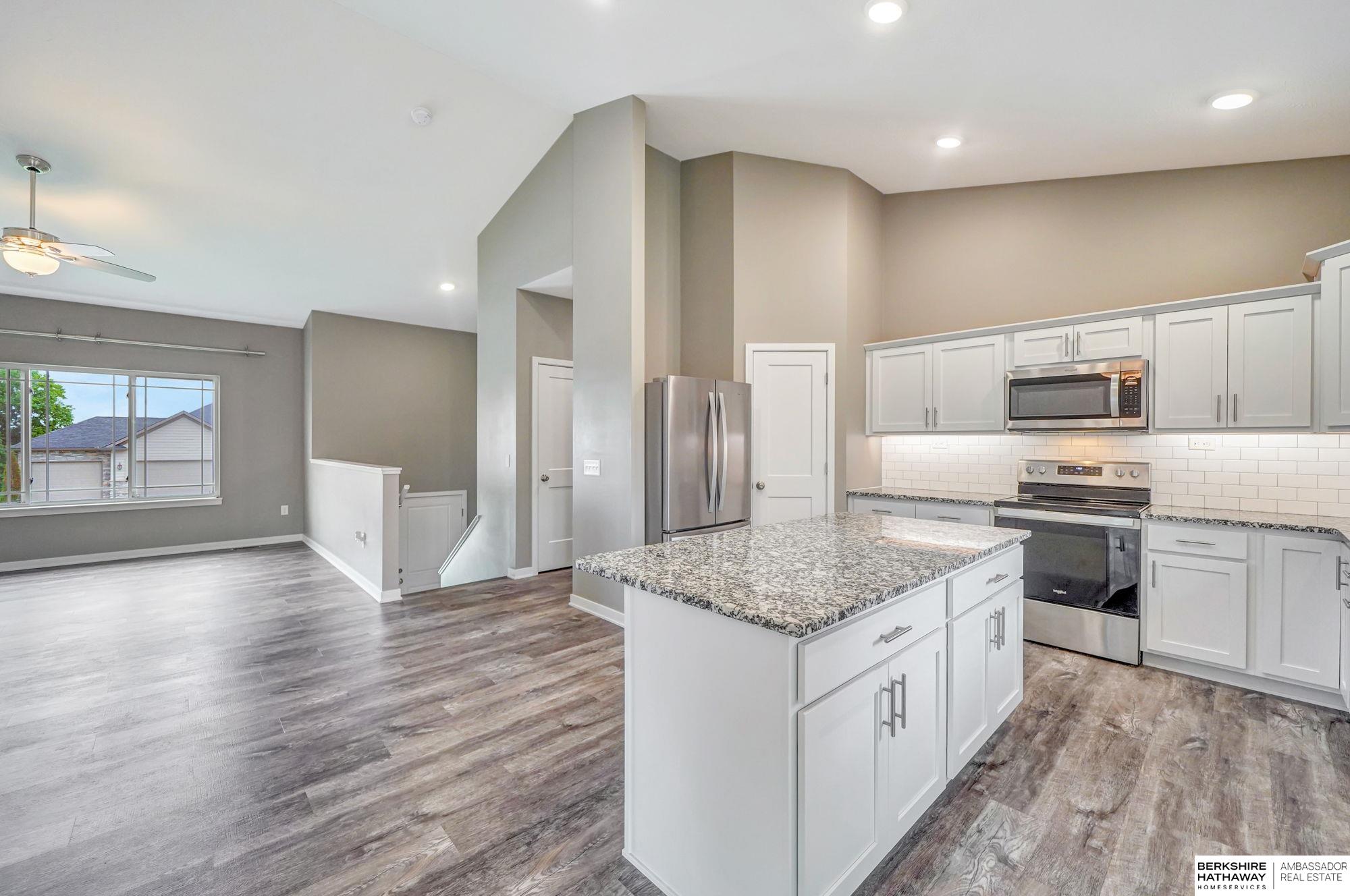 Lincoln, Nebraska 68526, United States, 4 Bedrooms Bedrooms, ,3 BathroomsBathrooms,Residential,Active,224611