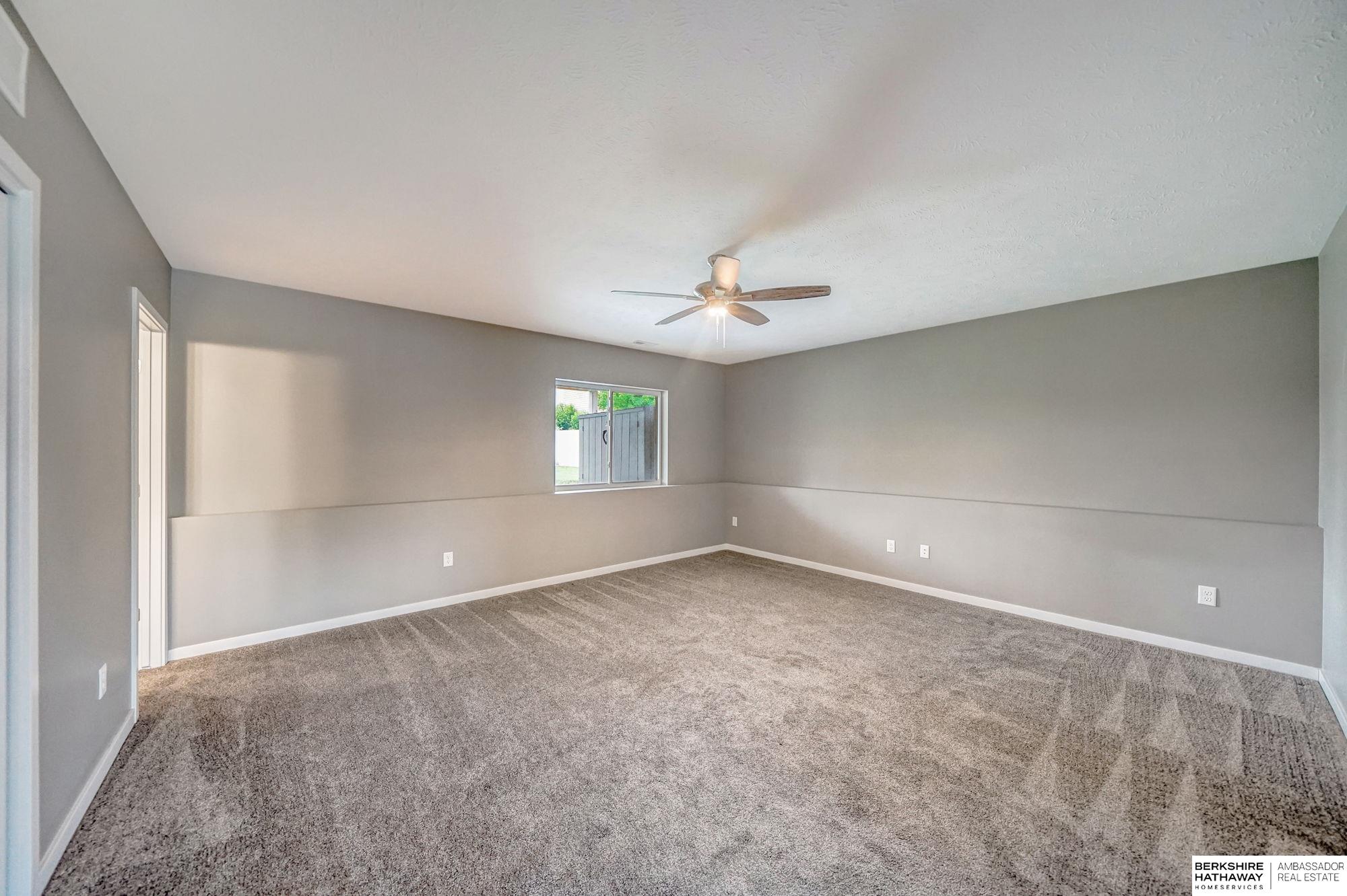 Lincoln, Nebraska 68526, United States, 4 Bedrooms Bedrooms, ,3 BathroomsBathrooms,Residential,Active,224611