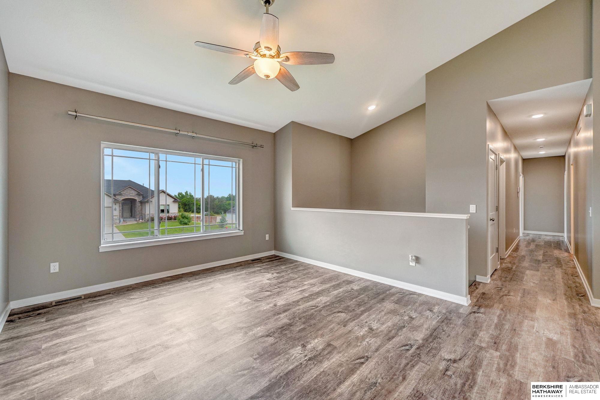 Lincoln, Nebraska 68526, United States, 4 Bedrooms Bedrooms, ,3 BathroomsBathrooms,Residential,Active,224611