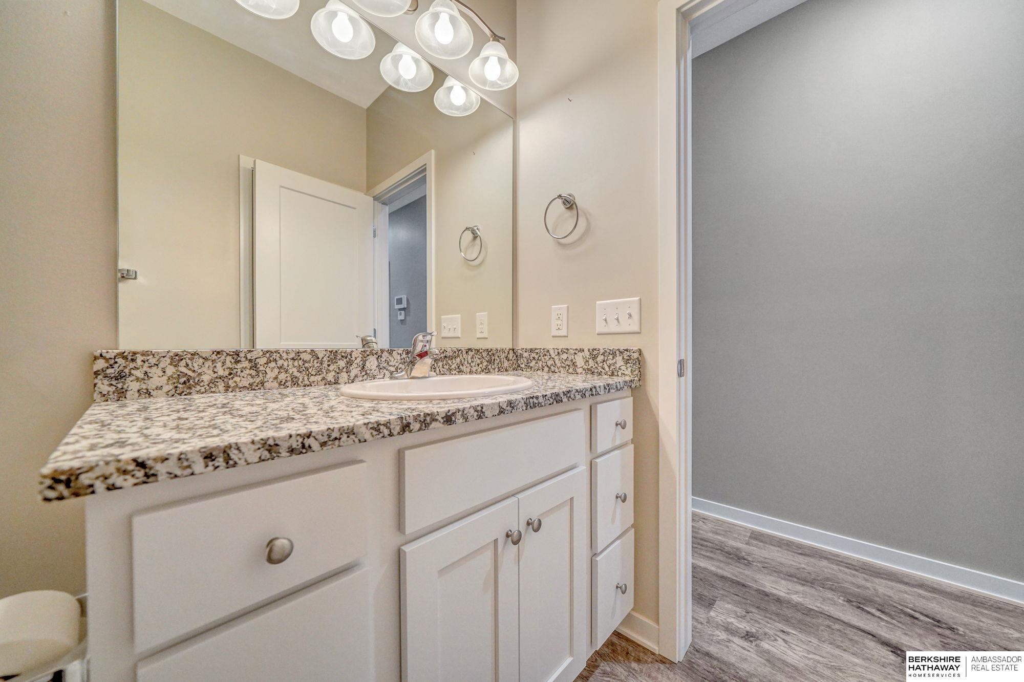 Lincoln, Nebraska 68526, United States, 4 Bedrooms Bedrooms, ,3 BathroomsBathrooms,Residential,Active,224611