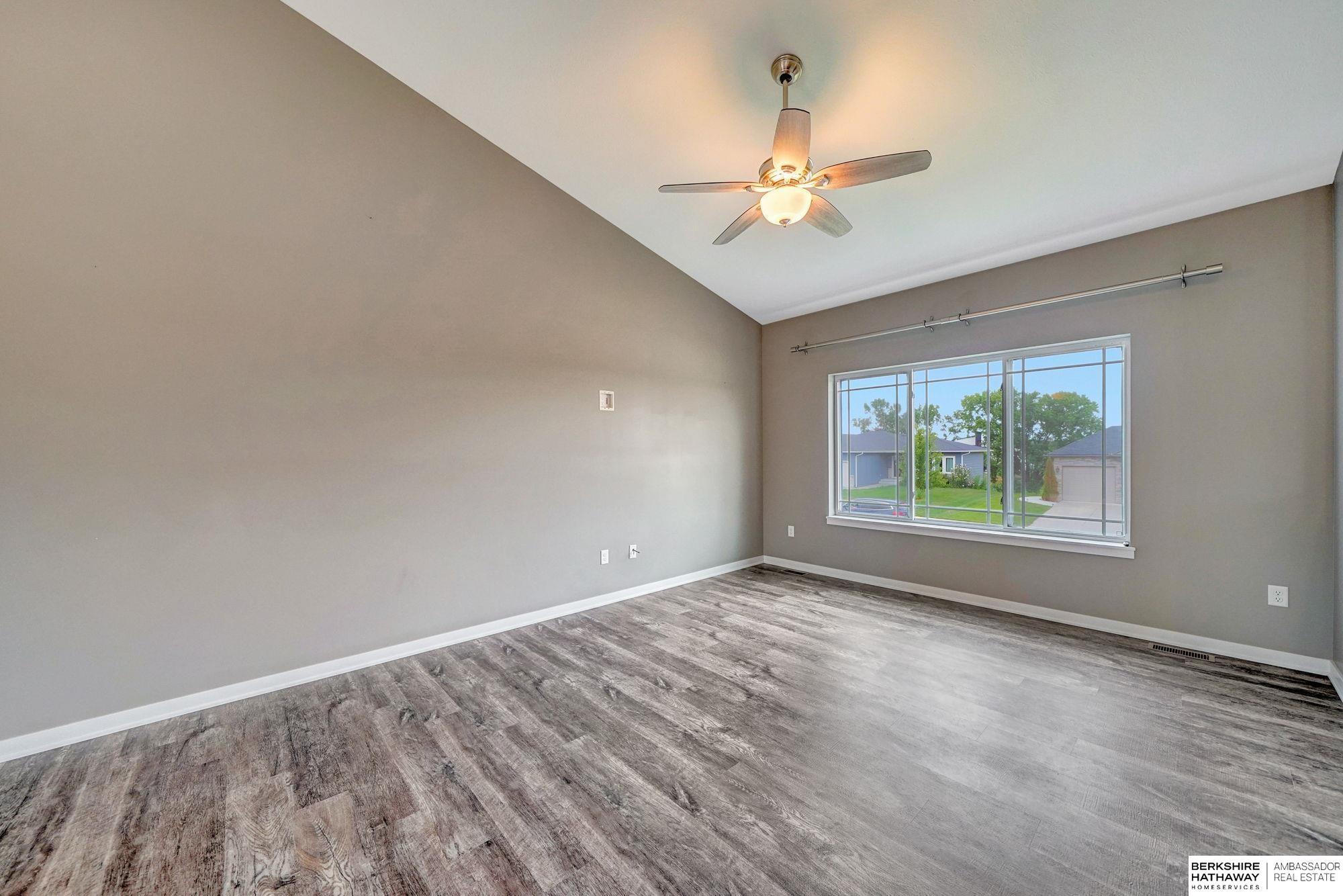 Lincoln, Nebraska 68526, United States, 4 Bedrooms Bedrooms, ,3 BathroomsBathrooms,Residential,Active,224611