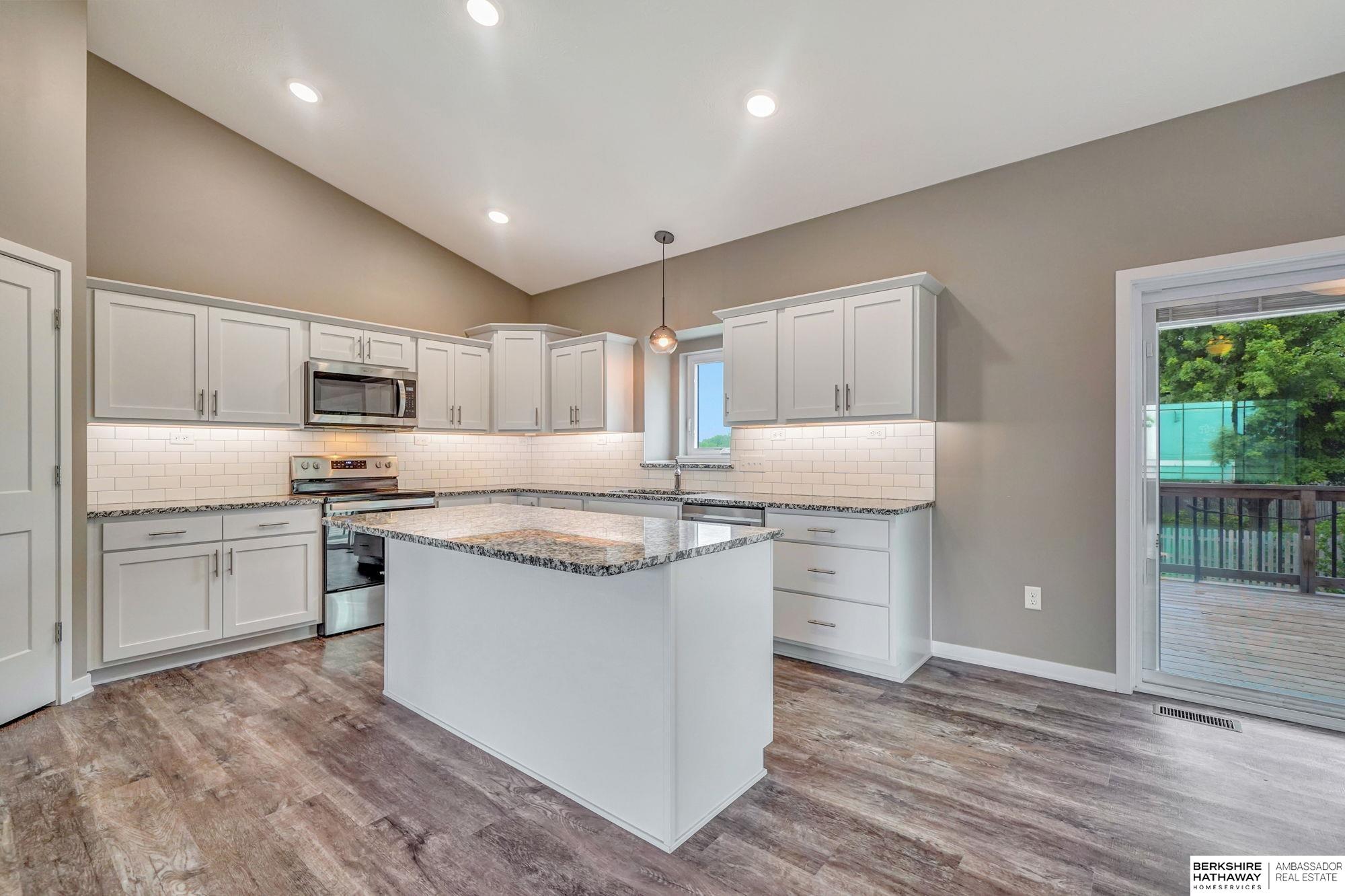 Lincoln, Nebraska 68526, United States, 4 Bedrooms Bedrooms, ,3 BathroomsBathrooms,Residential,Active,224611