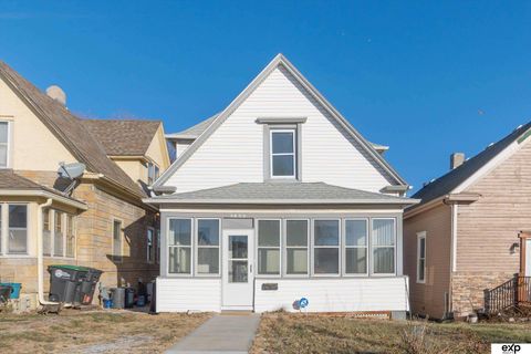 Photo of 2622 Decatur Street, Omaha, NE 68111 (MLS # 22606838)