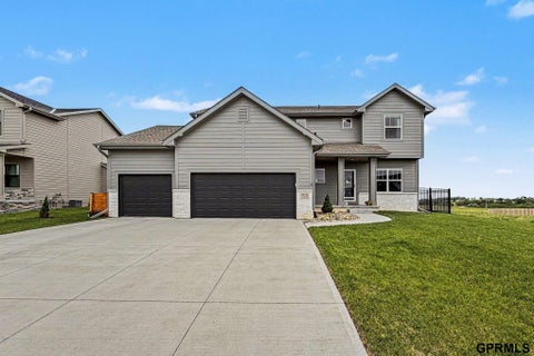Photo of 12119 S 109th Street, Papillion, NE 68046 (MLS # 22619213)