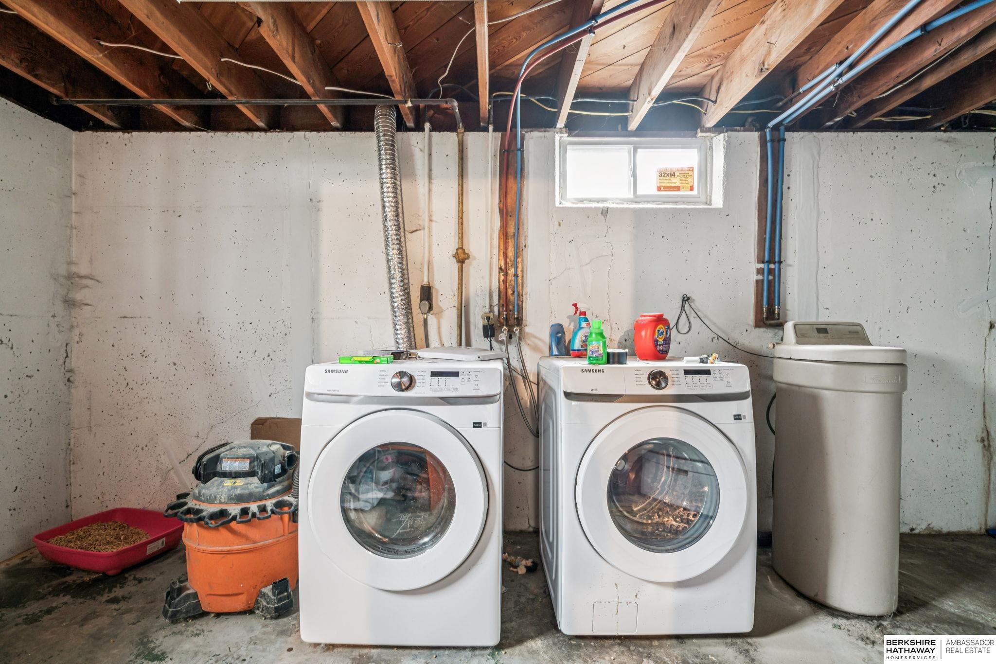 Lincoln, Nebraska 68506, United States, 3 Bedrooms Bedrooms, ,1 BathroomBathrooms,Residential,Active,216414