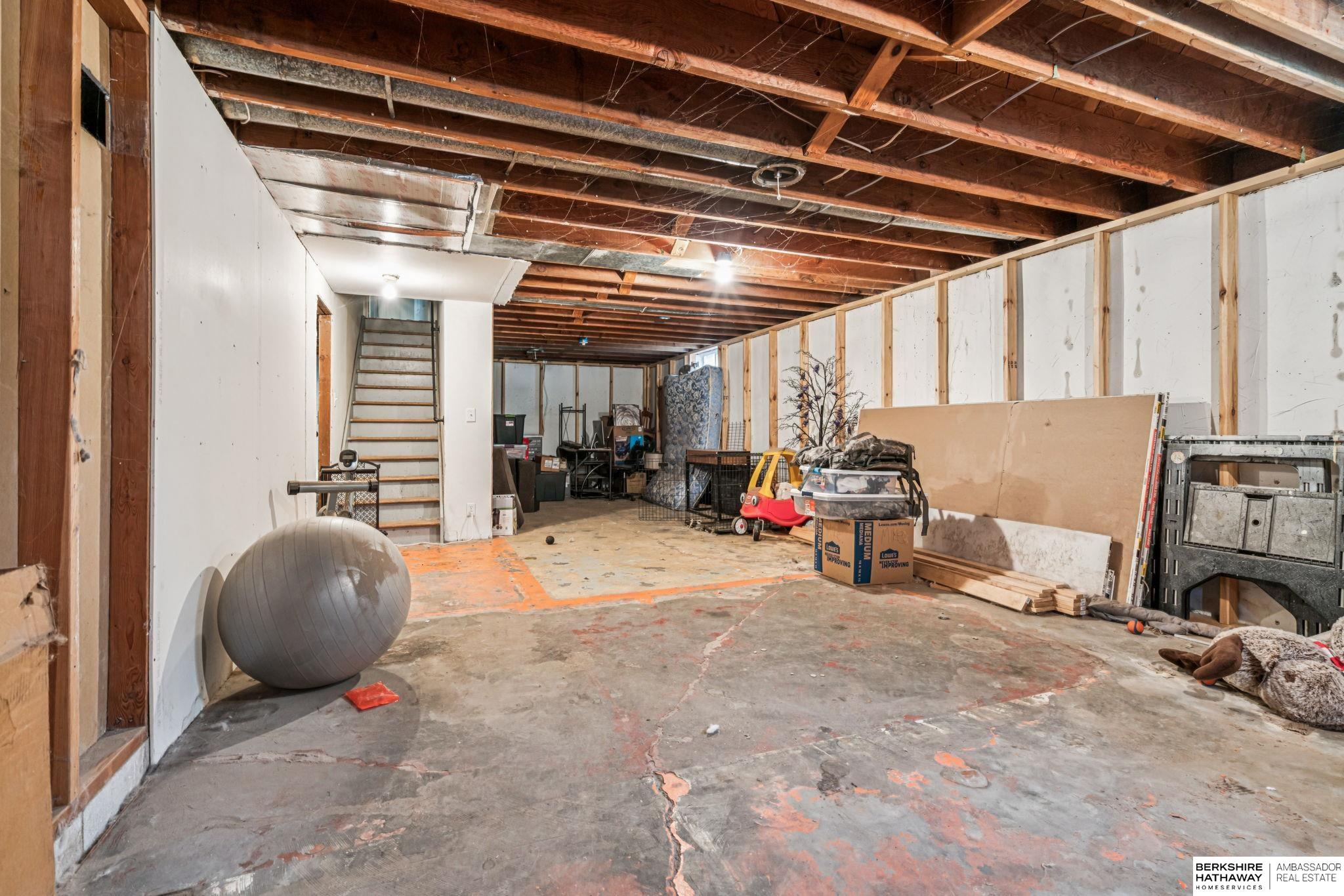 Lincoln, Nebraska 68506, United States, 3 Bedrooms Bedrooms, ,1 BathroomBathrooms,Residential,Active,216414