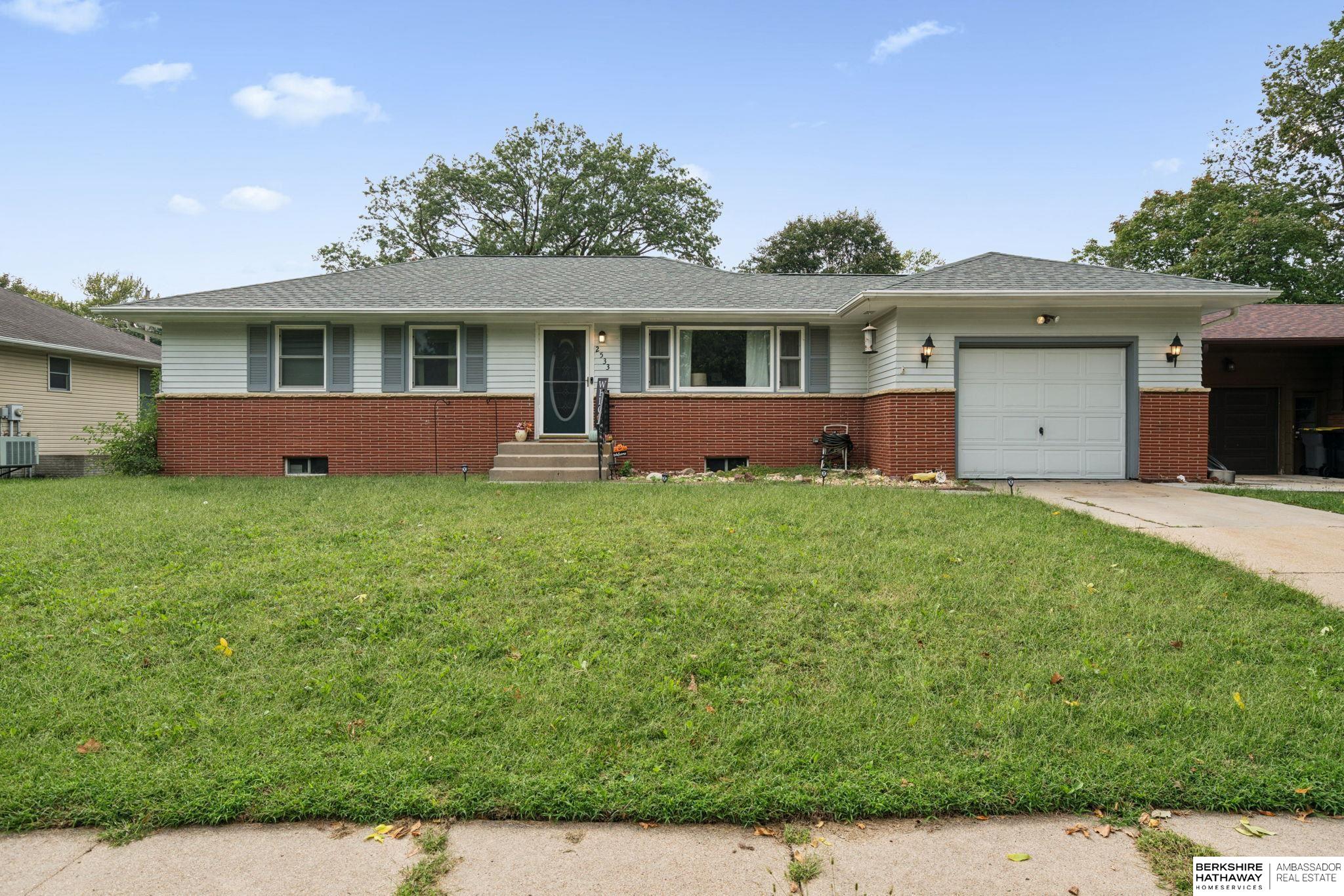 Lincoln, Nebraska 68506, United States, 3 Bedrooms Bedrooms, ,1 BathroomBathrooms,Residential,Active,216414