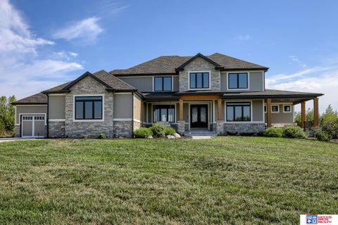 Photo of 11511 Aspen Canyon Road, Lincoln, NE 68526 (MLS # 22625155)