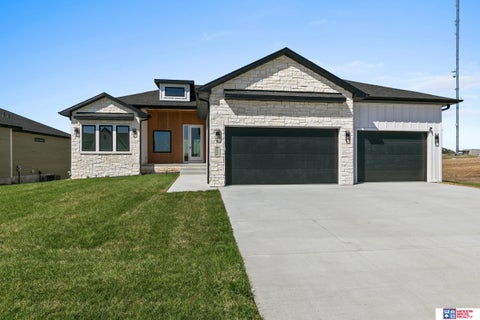 Photo of 8820 Dragonfly Lane, Lincoln, NE 68526 (MLS # 22620614)