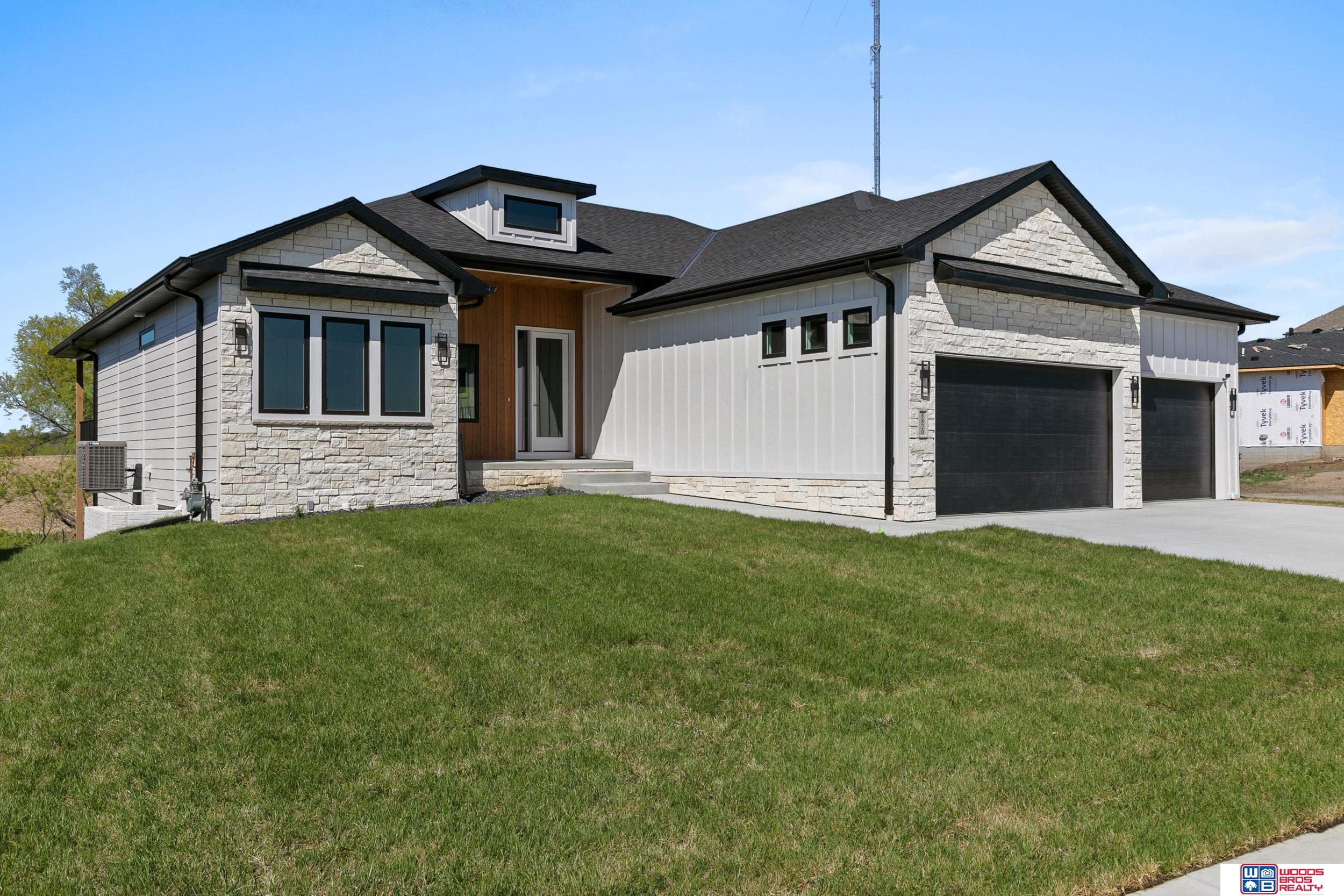 8820 Dragonfly Lane