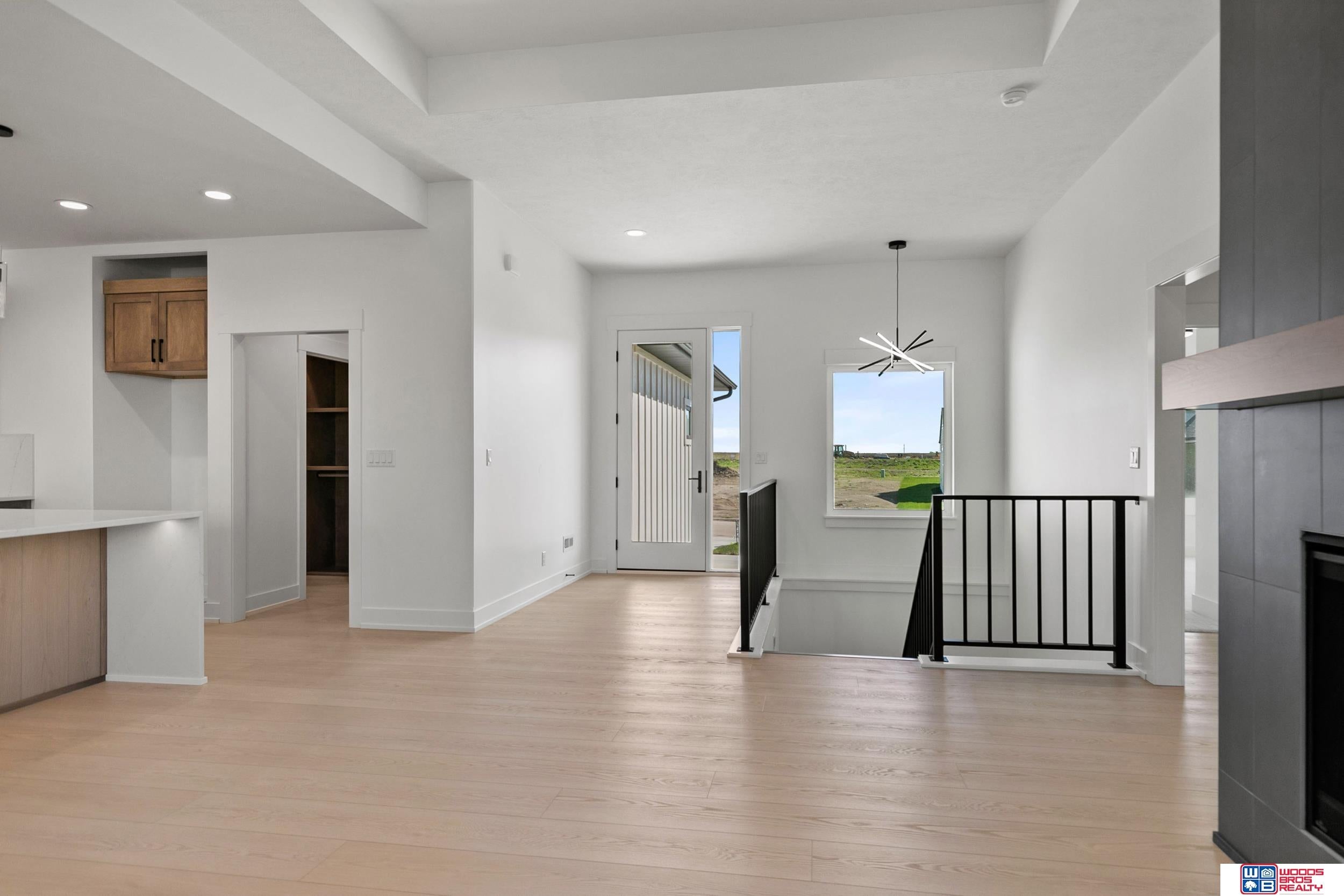 8820 Dragonfly Lane