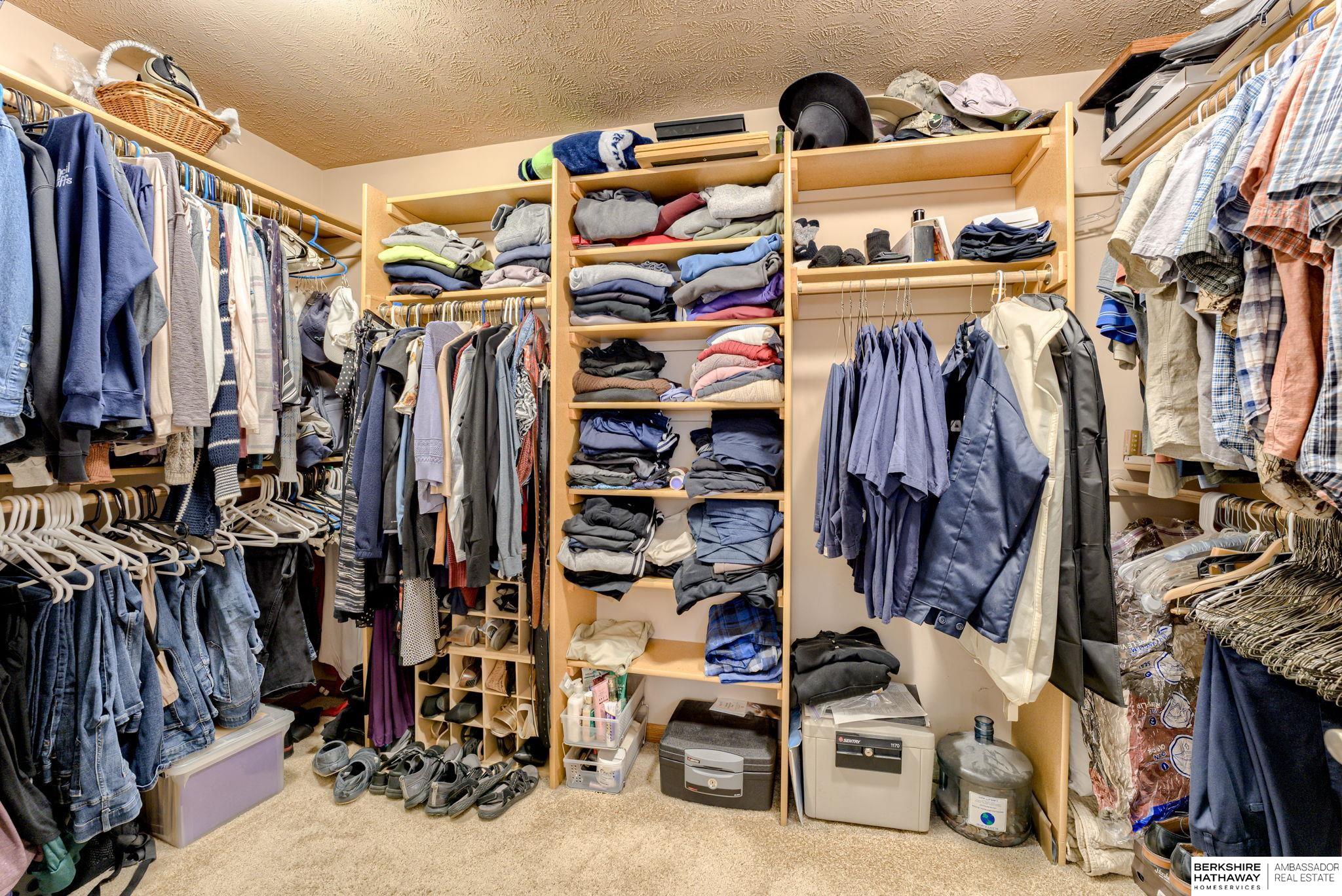 Bellevue, Nebraska 68133, United States, 4 Bedrooms Bedrooms, ,3 BathroomsBathrooms,Residential,Active,236627