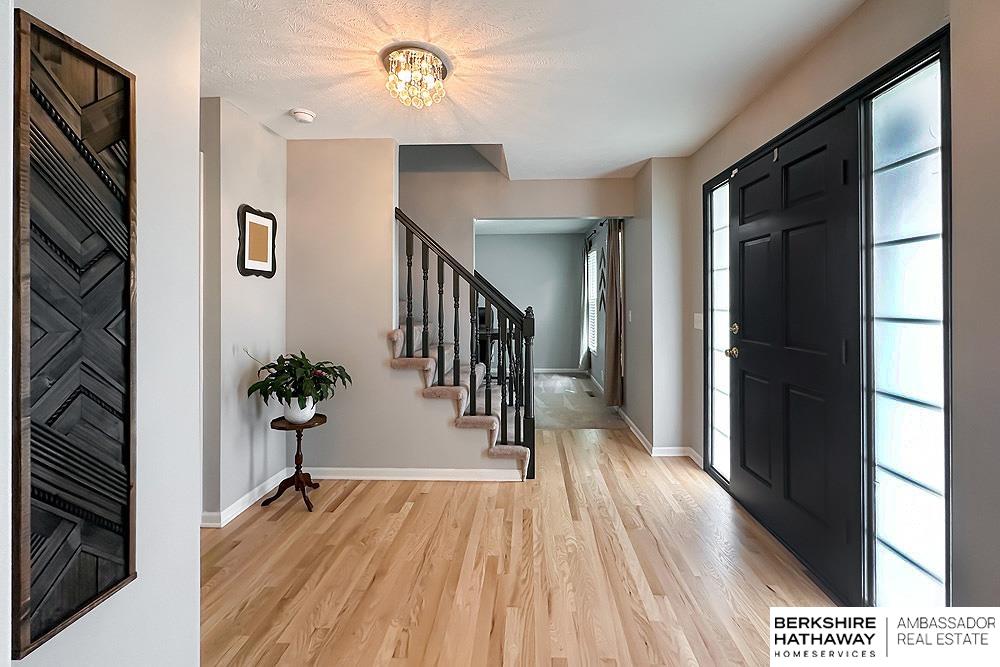 Omaha, Nebraska 68135, United States, 5 Bedrooms Bedrooms, ,2 BathroomsBathrooms,Residential,Pending,141382