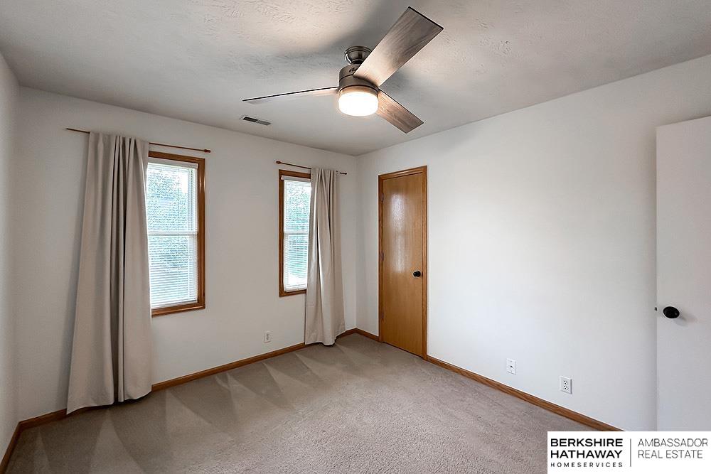 Omaha, Nebraska 68135, United States, 5 Bedrooms Bedrooms, ,2 BathroomsBathrooms,Residential,Pending,141382