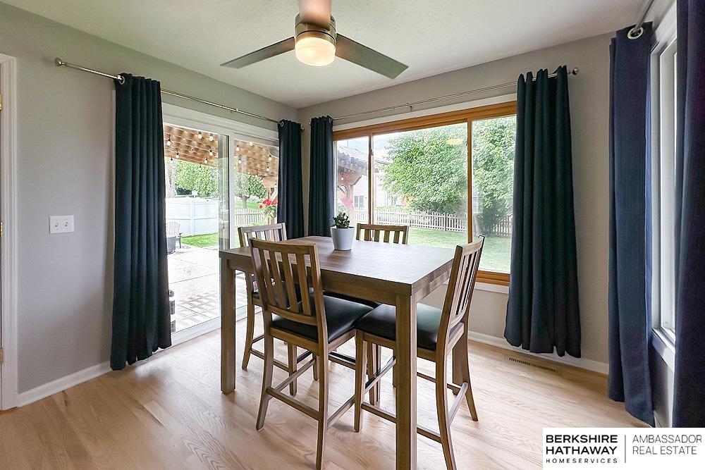 Omaha, Nebraska 68135, United States, 5 Bedrooms Bedrooms, ,2 BathroomsBathrooms,Residential,Pending,141382