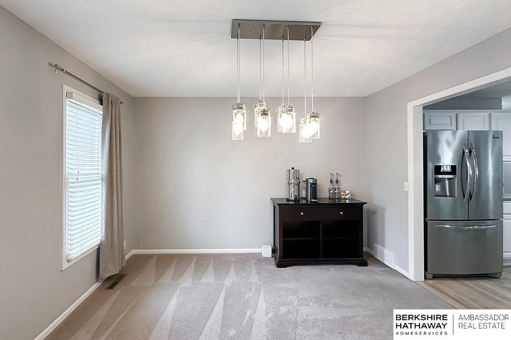 Omaha, Nebraska 68135, United States, 5 Bedrooms Bedrooms, ,2 BathroomsBathrooms,Residential,Pending,141382