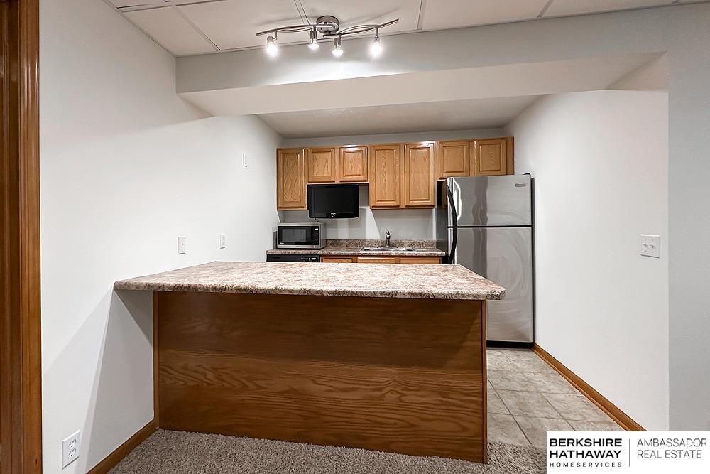 Omaha, Nebraska 68135, United States, 5 Bedrooms Bedrooms, ,2 BathroomsBathrooms,Residential,Pending,141382