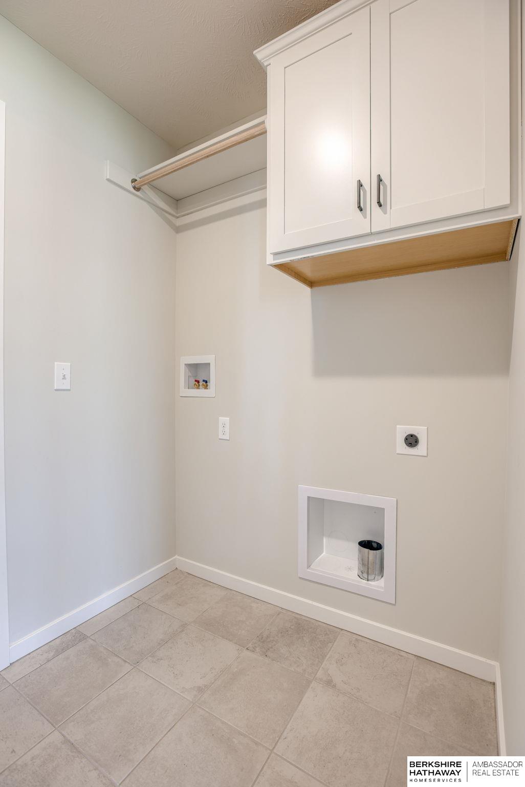 Bellevue, Nebraska 68123, United States, 4 Bedrooms Bedrooms, ,3 BathroomsBathrooms,Residential,Active,23667