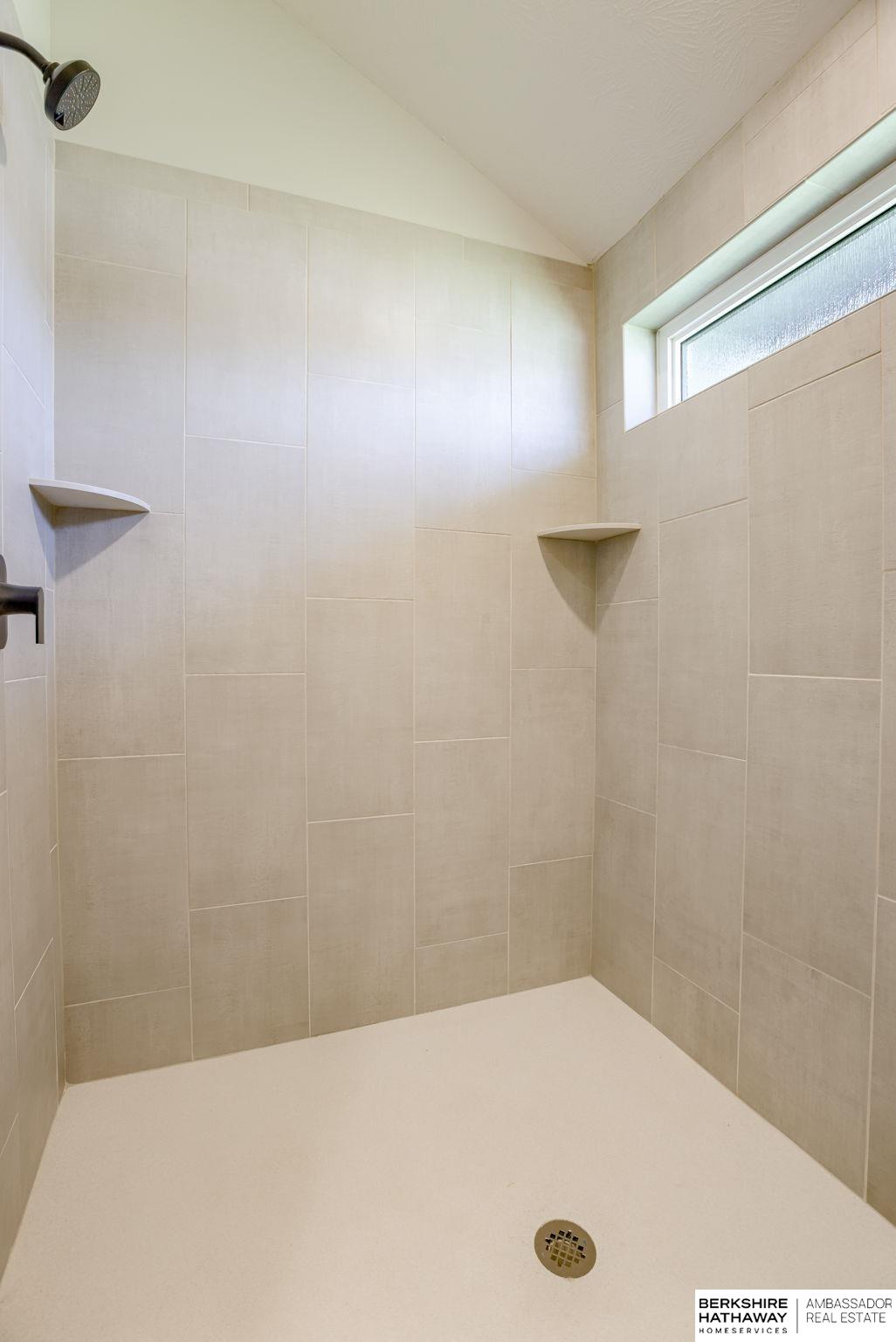 Bellevue, Nebraska 68123, United States, 4 Bedrooms Bedrooms, ,3 BathroomsBathrooms,Residential,Active,23667