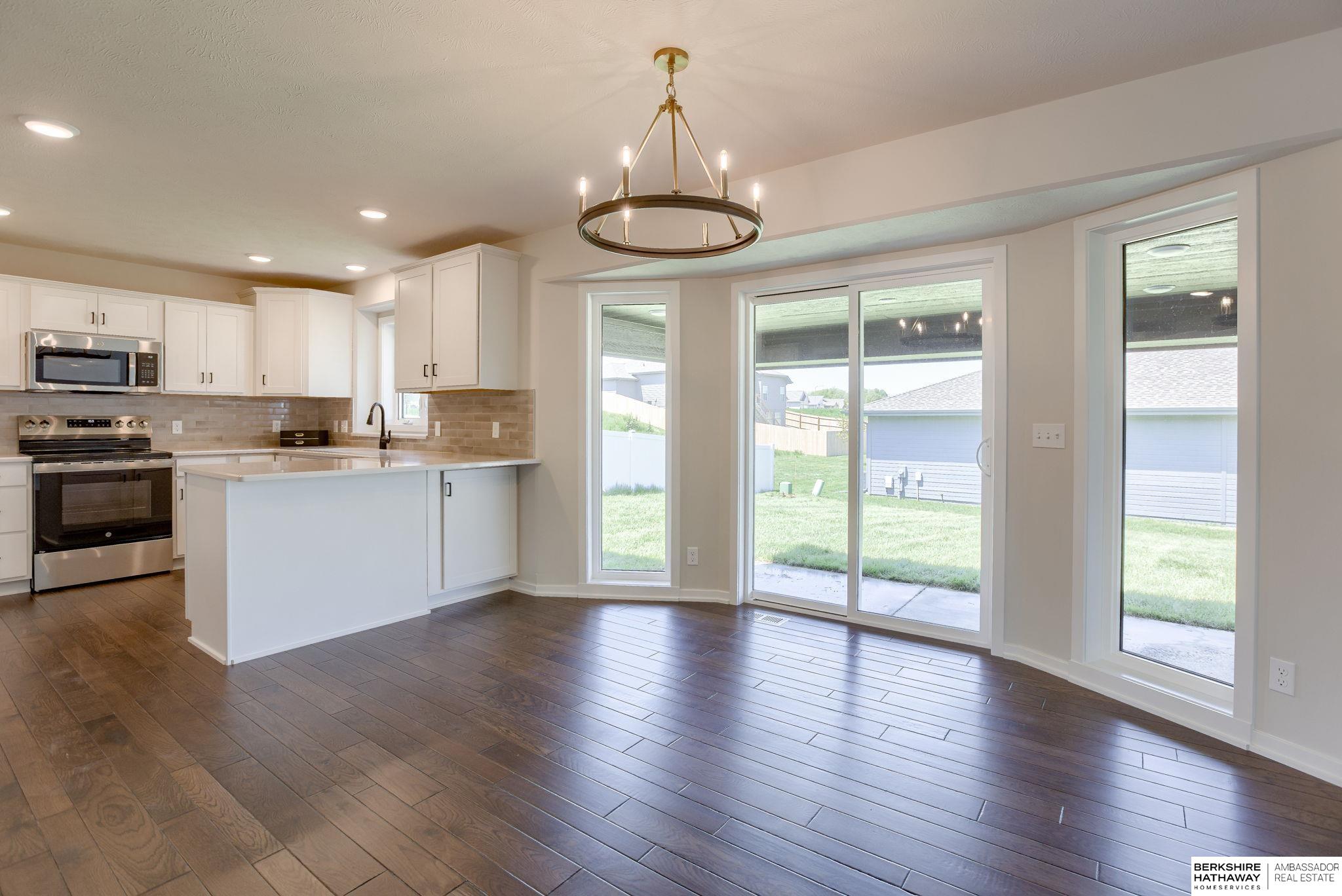 Bellevue, Nebraska 68123, United States, 4 Bedrooms Bedrooms, ,3 BathroomsBathrooms,Residential,Active,23667