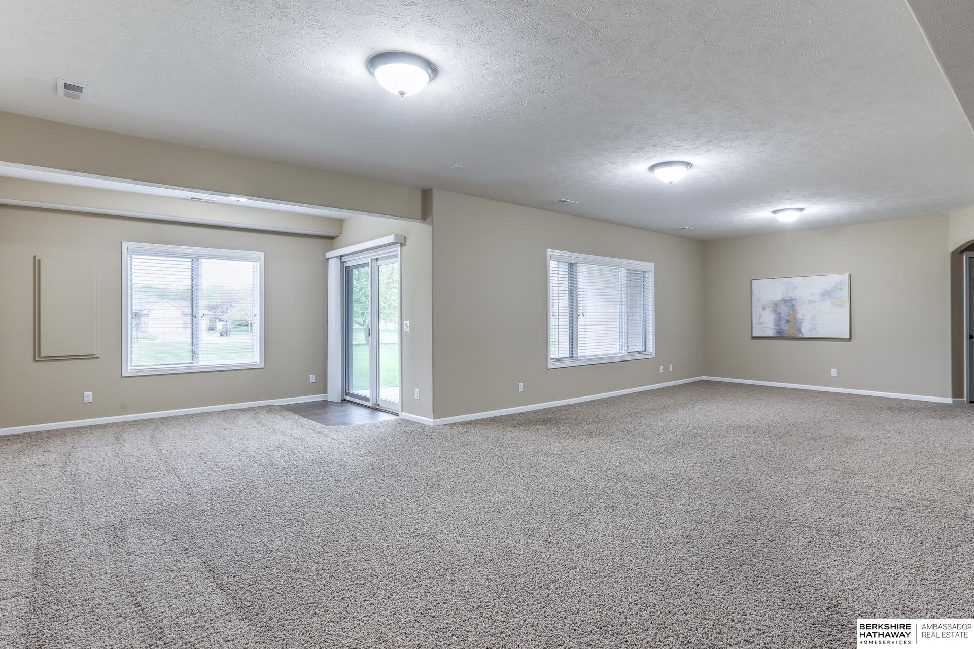 Omaha, Nebraska 68022, United States, 4 Bedrooms Bedrooms, ,3 BathroomsBathrooms,Residential,Pending,121268